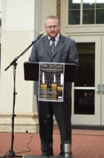 2014 Yom HaShoah; Rabbi Michael Shields leading service (photo courtesy of Rev. Rob Spach)